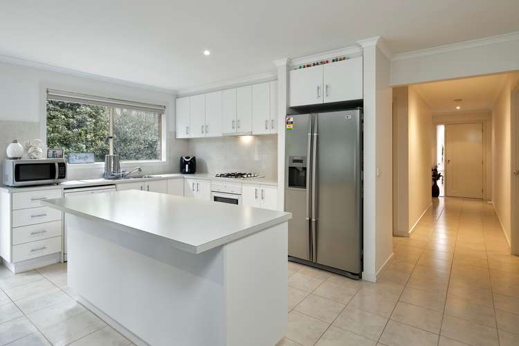 Second view of Homely house listing, 5 Eucalypt Court, Drouin VIC 3818