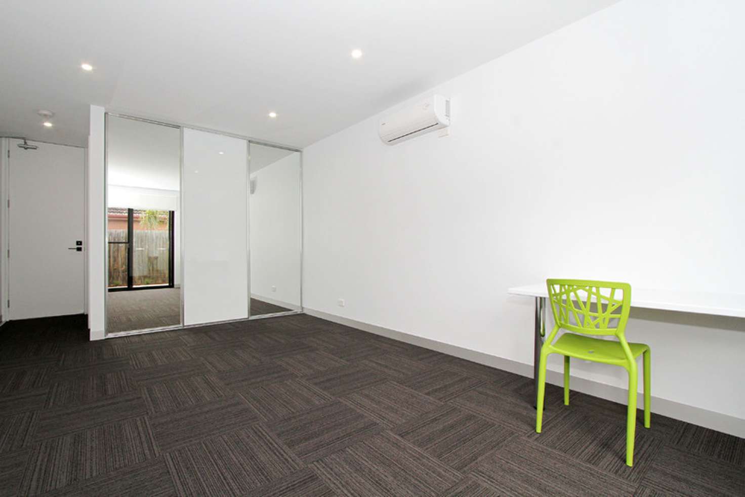 Main view of Homely house listing, 2/2 Merrilands Road, Reservoir VIC 3073