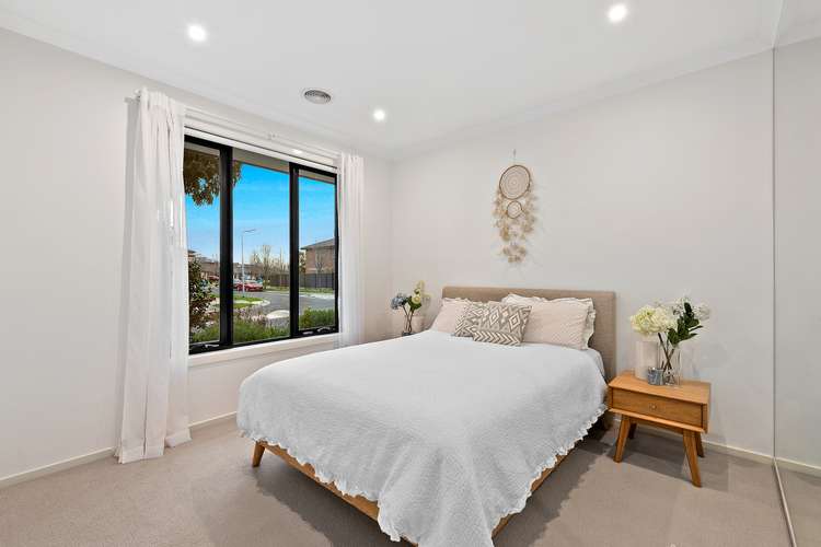 Fifth view of Homely house listing, 10 Wilkiea Crescent, Cranbourne North VIC 3977