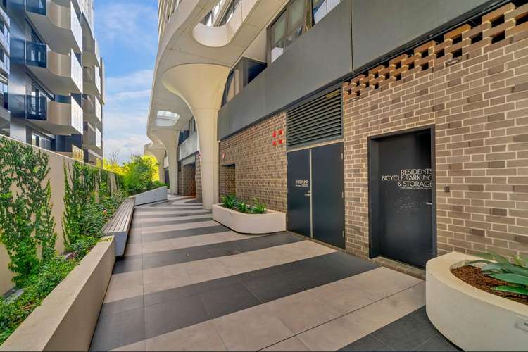 Third view of Homely apartment listing, 207/12 Queens Road, Melbourne VIC 3004