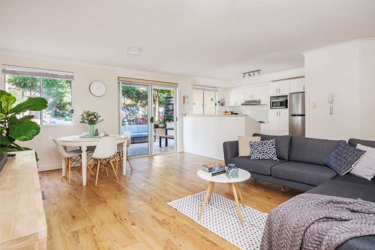 2/4 Campbell Parade, Manly Vale NSW 2093