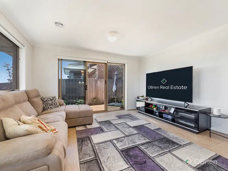 Fifth view of Homely house listing, 1 Bessie Drive, Cranbourne West VIC 3977
