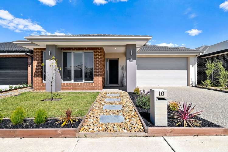 10 Dorkings Way, Clyde North VIC 3978