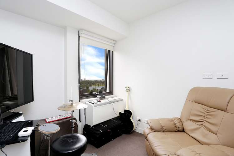 Third view of Homely studio listing, 1127/572 St Kilda Road, Melbourne VIC 3004