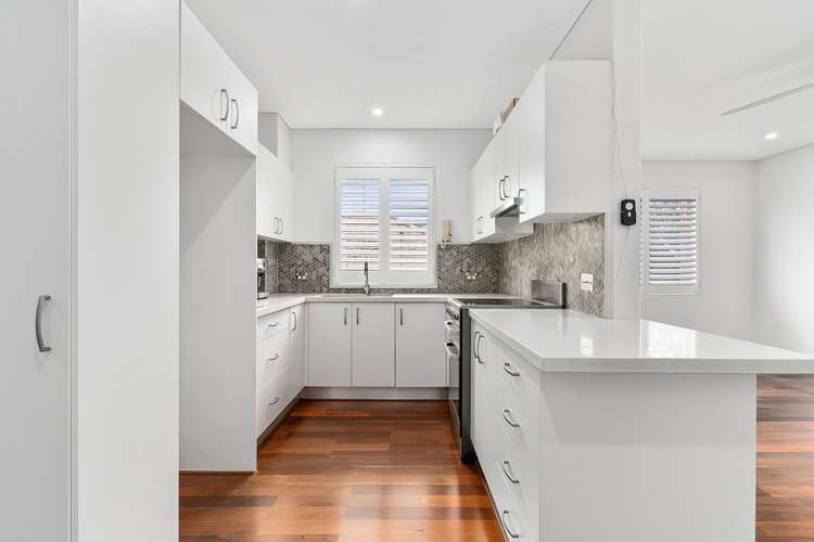 Main view of Homely unit listing, 5/42 Seaview Street, Cronulla NSW 2230