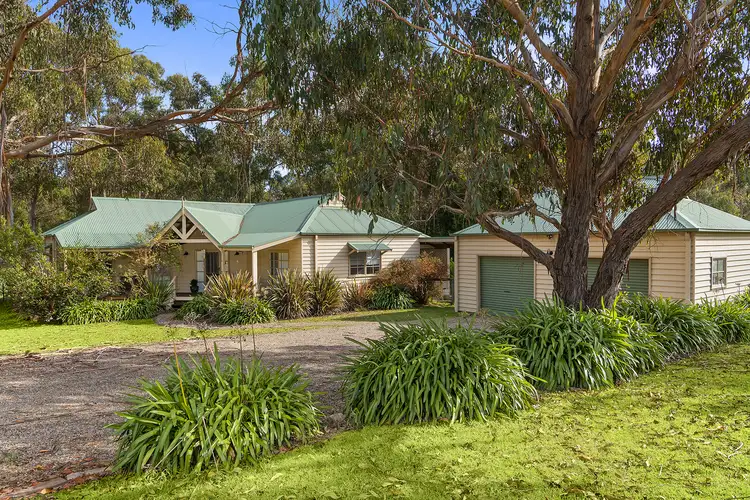 6 Penola Street