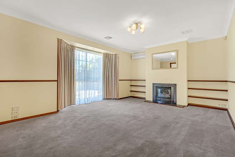 Fifth view of Homely house listing, 8 Ipswich Place, Craigieburn VIC 3064