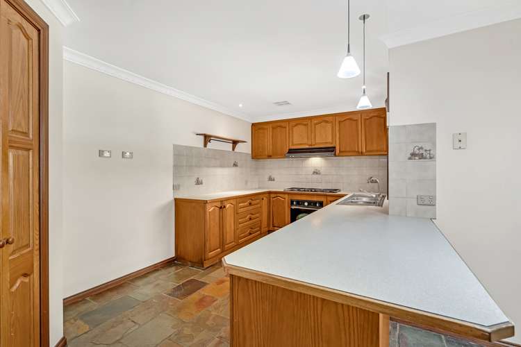 Sixth view of Homely house listing, 8 Ipswich Place, Craigieburn VIC 3064