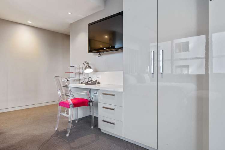Third view of Homely apartment listing, 411/452 St Kilda Road, Melbourne VIC 3004