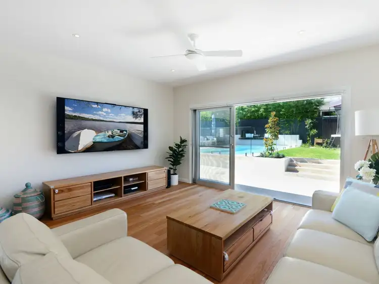Fifth view of Homely house listing, 8 Stirgess Avenue, Curl Curl NSW 2096