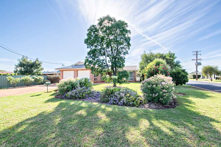 115 Moss Avenue, Narromine NSW 2821