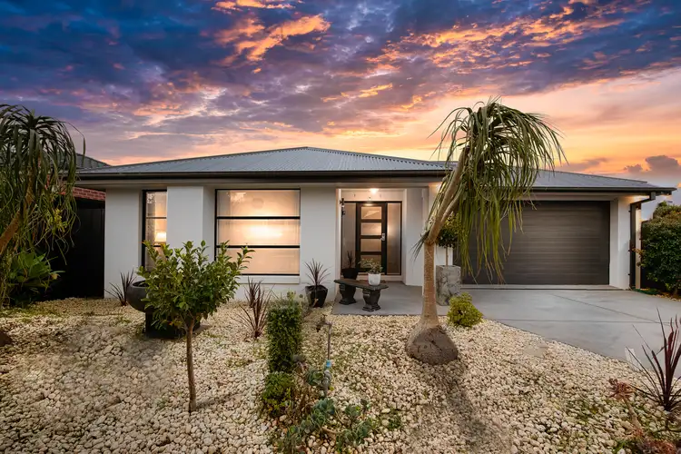 52 Grampian Boulevard