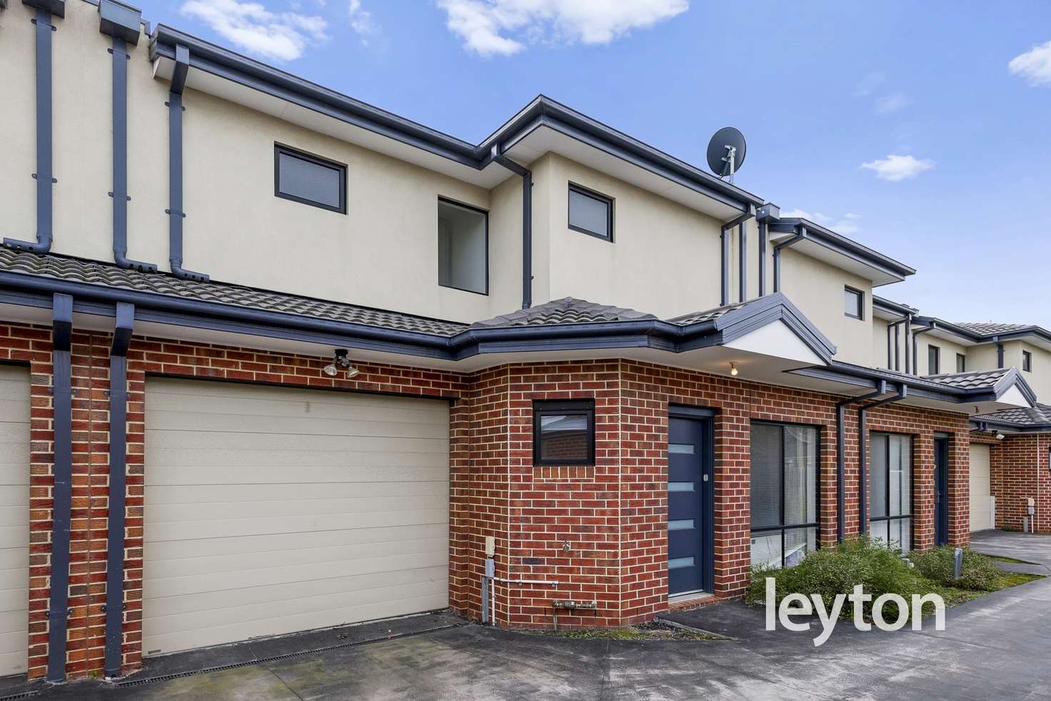 Main view of Homely townhouse listing, 2/5 Parsons Avenue, Springvale VIC 3171