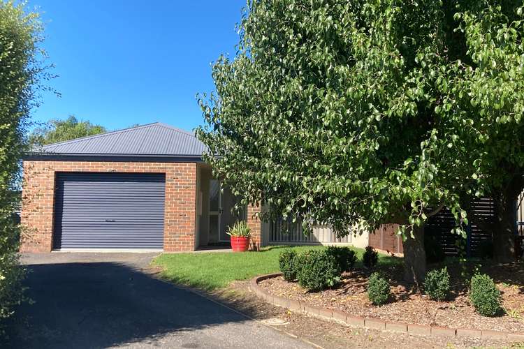 13 Barton Place, Eastwood VIC 3875