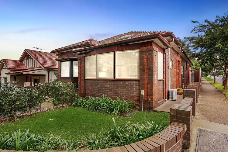1 Gregory Avenue