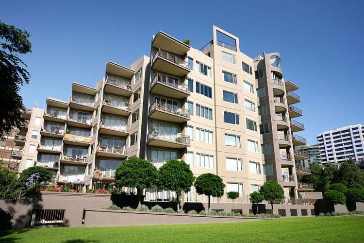 Main view of Homely apartment listing, 102/23 Queens Road, Melbourne VIC 3000