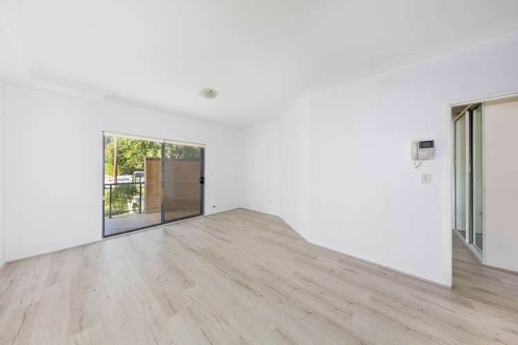 Second view of Homely unit listing, 5/10-11 Funda Place, Brookvale NSW 2100