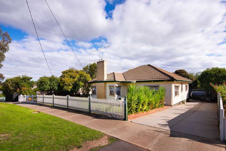 Second view of Homely house listing, 5 Smith Street, North Bendigo VIC 3550