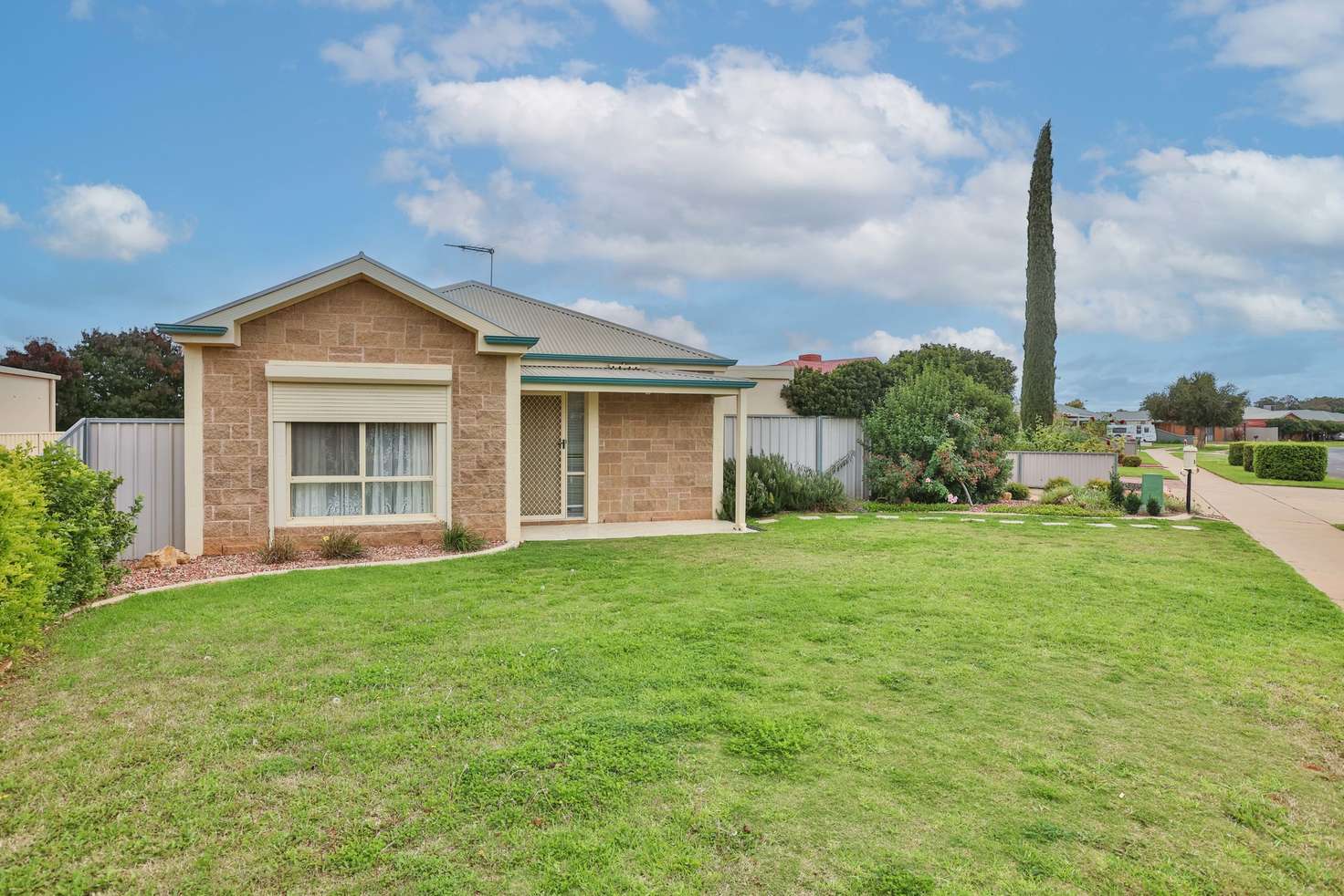 Main view of Homely townhouse listing, 1/26 Elouera Drive, Irymple VIC 3498