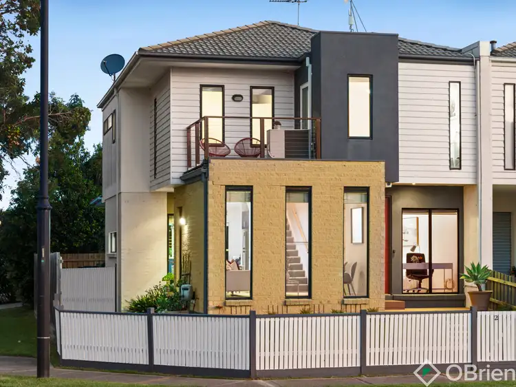Main view of Homely house listing, 2 Hutchins Close, Mordialloc VIC 3195
