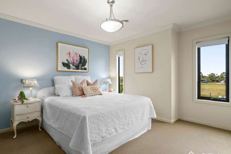 Fifth view of Homely house listing, 2 Hutchins Close, Mordialloc VIC 3195