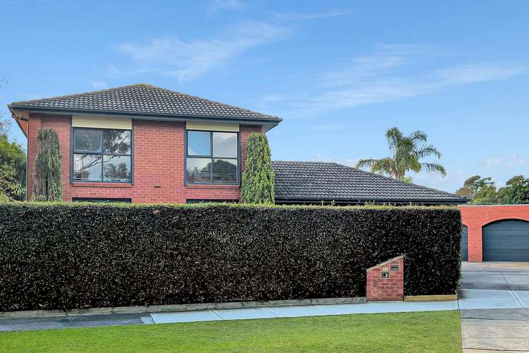 Main view of Homely house listing, 2 Earlston Square, Berwick VIC 3806