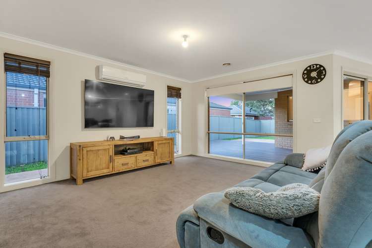 Fifth view of Homely house listing, 8 Reynard Place, Cranbourne East VIC 3977