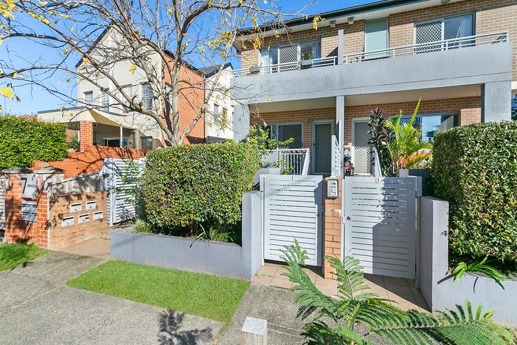 Main view of Homely townhouse listing, 2/5 Minneapolis Crescent, Maroubra NSW 2035