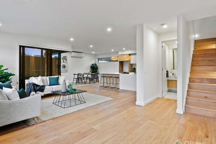 Second view of Homely house listing, 8 Toulon Court, Bonbeach VIC 3196