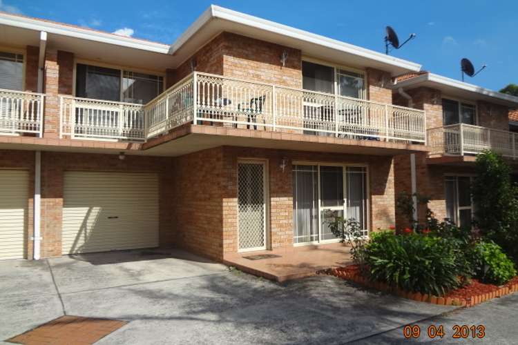 Main view of Homely townhouse listing, 2/8 New Dapto Road, Wollongong NSW 2500