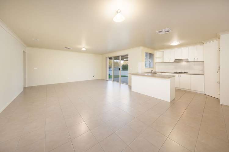 Fourth view of Homely house listing, 19 Montclair Avenue, Wodonga VIC 3690