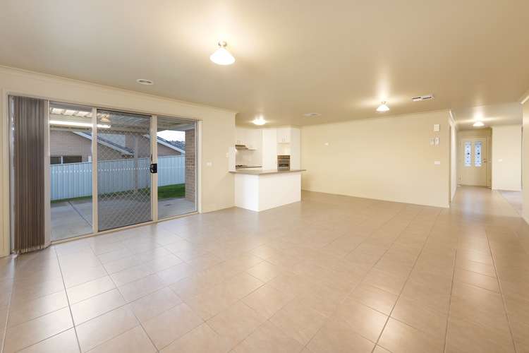 Fifth view of Homely house listing, 19 Montclair Avenue, Wodonga VIC 3690