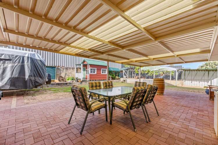 Fifth view of Homely house listing, 2 Wildflower Close, Singleton WA 6175