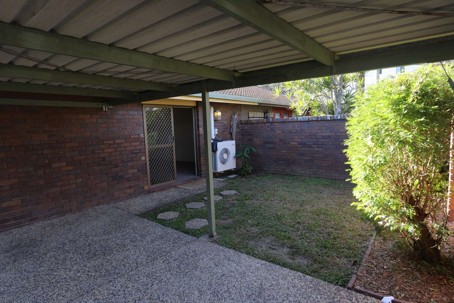 Main view of Homely semiDetached listing, 2/7 Bullimah Avenue, Burleigh Heads QLD 4220