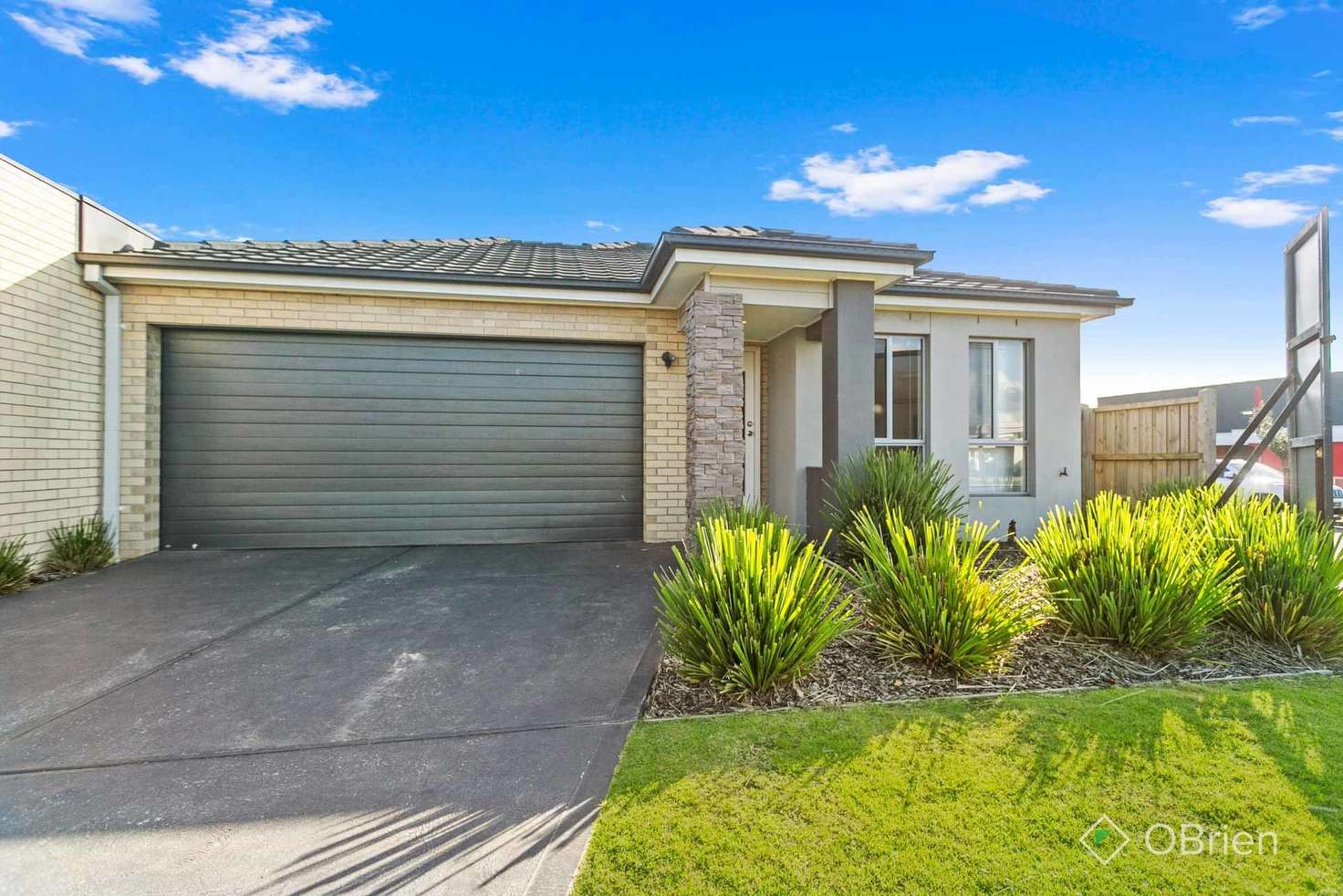 Main view of Homely house listing, 2 Denistoun Crescent, Cranbourne VIC 3977