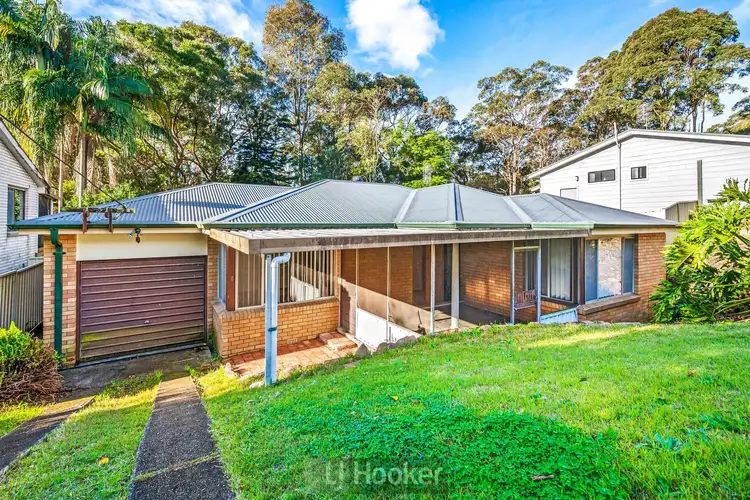 4 Lindsay Avenue