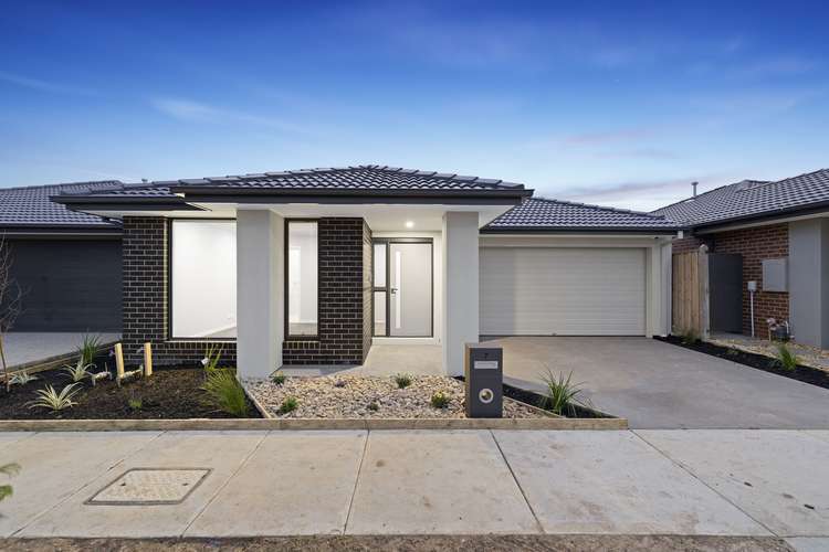 7 Hearthstone Circuit, Clyde North VIC 3978