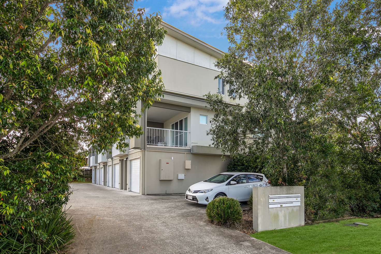 Main view of Homely townhouse listing, 2/6 Hassall Street, Corinda QLD 4075