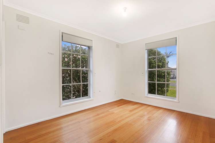 Fifth view of Homely house listing, 15 Tunbridge Crescent, Lalor VIC 3075