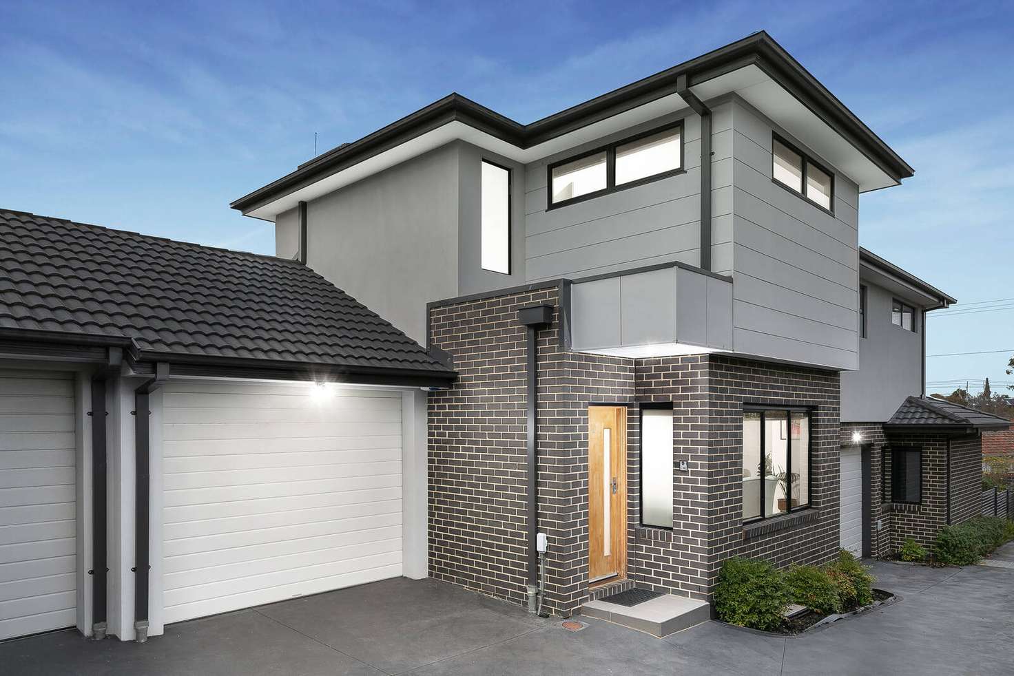 Main view of Homely townhouse listing, 2/10 Albert Street, Oak Park VIC 3046
