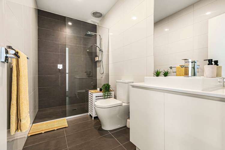 Fifth view of Homely townhouse listing, 2/10 Albert Street, Oak Park VIC 3046