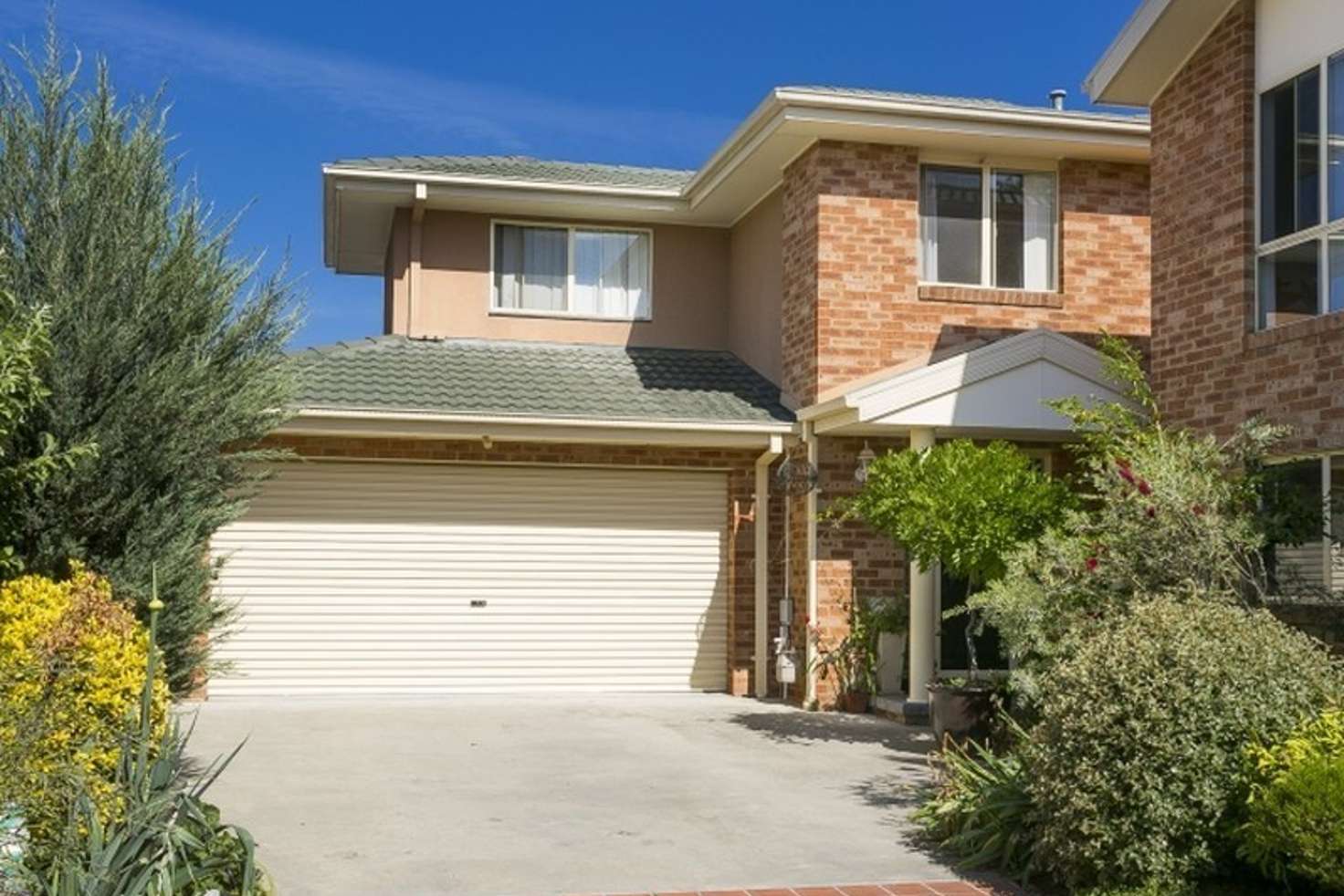 Main view of Homely townhouse listing, 2/1A Mckeahnie Street, Queanbeyan NSW 2620