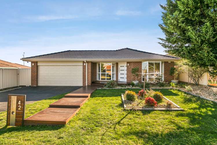 42 Honeyeater Crescent, Taylors Lakes VIC 3038