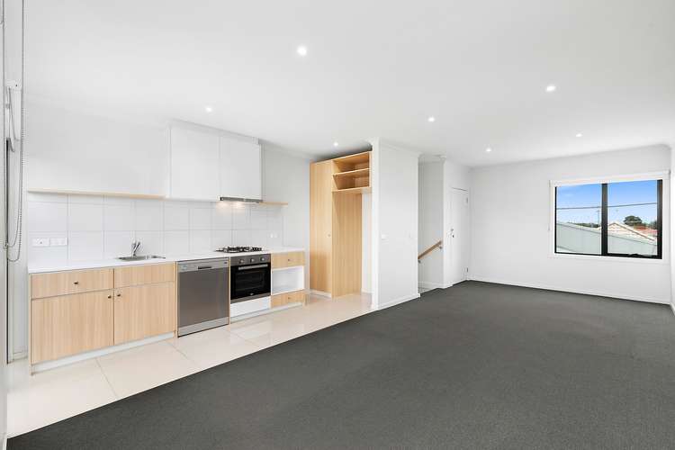 Third view of Homely townhouse listing, 28/5 Oxford Street, Whittington VIC 3219