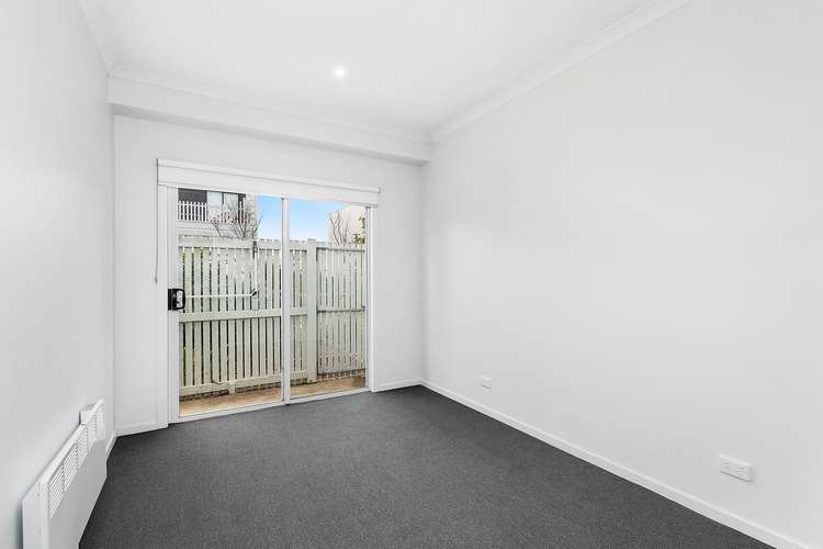 Sixth view of Homely townhouse listing, 28/5 Oxford Street, Whittington VIC 3219