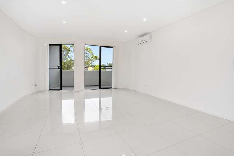 Second view of Homely unit listing, 15/8-12 Linden Street, Toongabbie NSW 2146