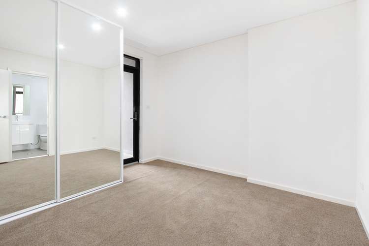 Fourth view of Homely unit listing, 15/8-12 Linden Street, Toongabbie NSW 2146