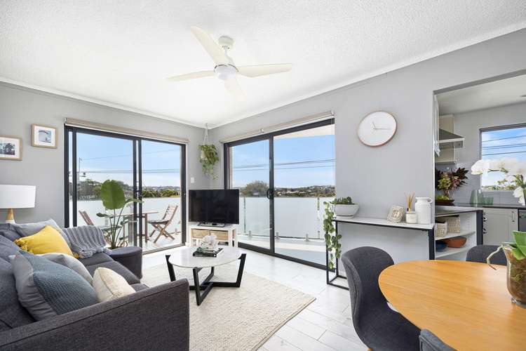 Main view of Homely unit listing, 2/72 Harbord Road, Freshwater NSW 2096