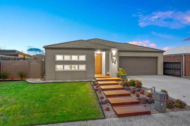 52 Mountainview Boulevard, Cranbourne North VIC 3977