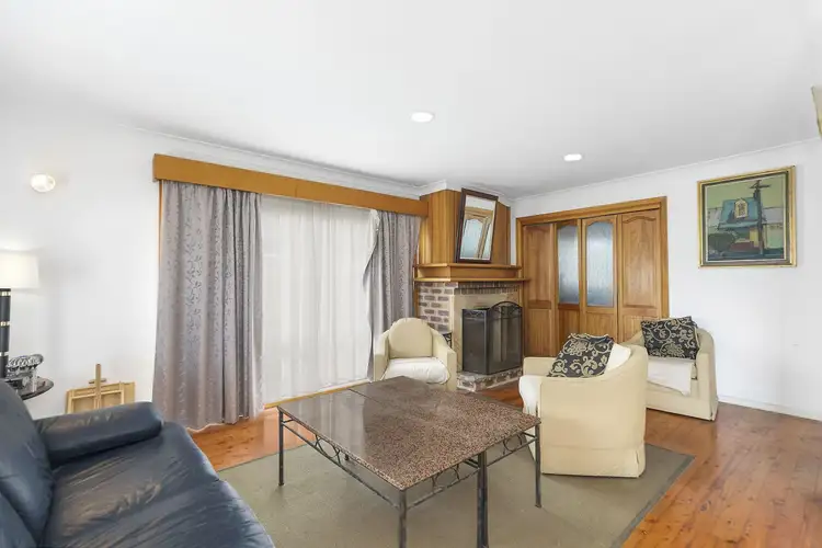 10 Strickland Road
